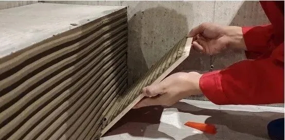 楼邦课堂 | 关于瓷砖或石材背面刷了粘结剂后,下个施工步骤的疑问...... 楼邦课堂 | 关于瓷砖或石材背面刷了粘结剂后,下个施工步骤的疑问......